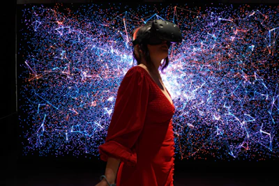 【水野大二郎×長谷川愛】「アートの視点から、VR環境における身体とファッションデザインを考える」
