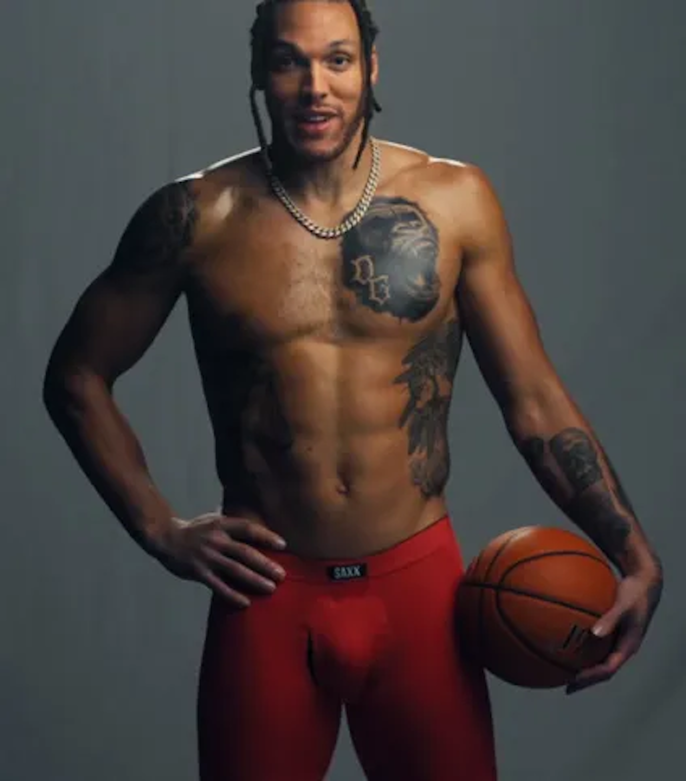 アメリカコロラドのNBAチーム、デンバー・ナゲッツのアーロン・ゴードン選手も着用