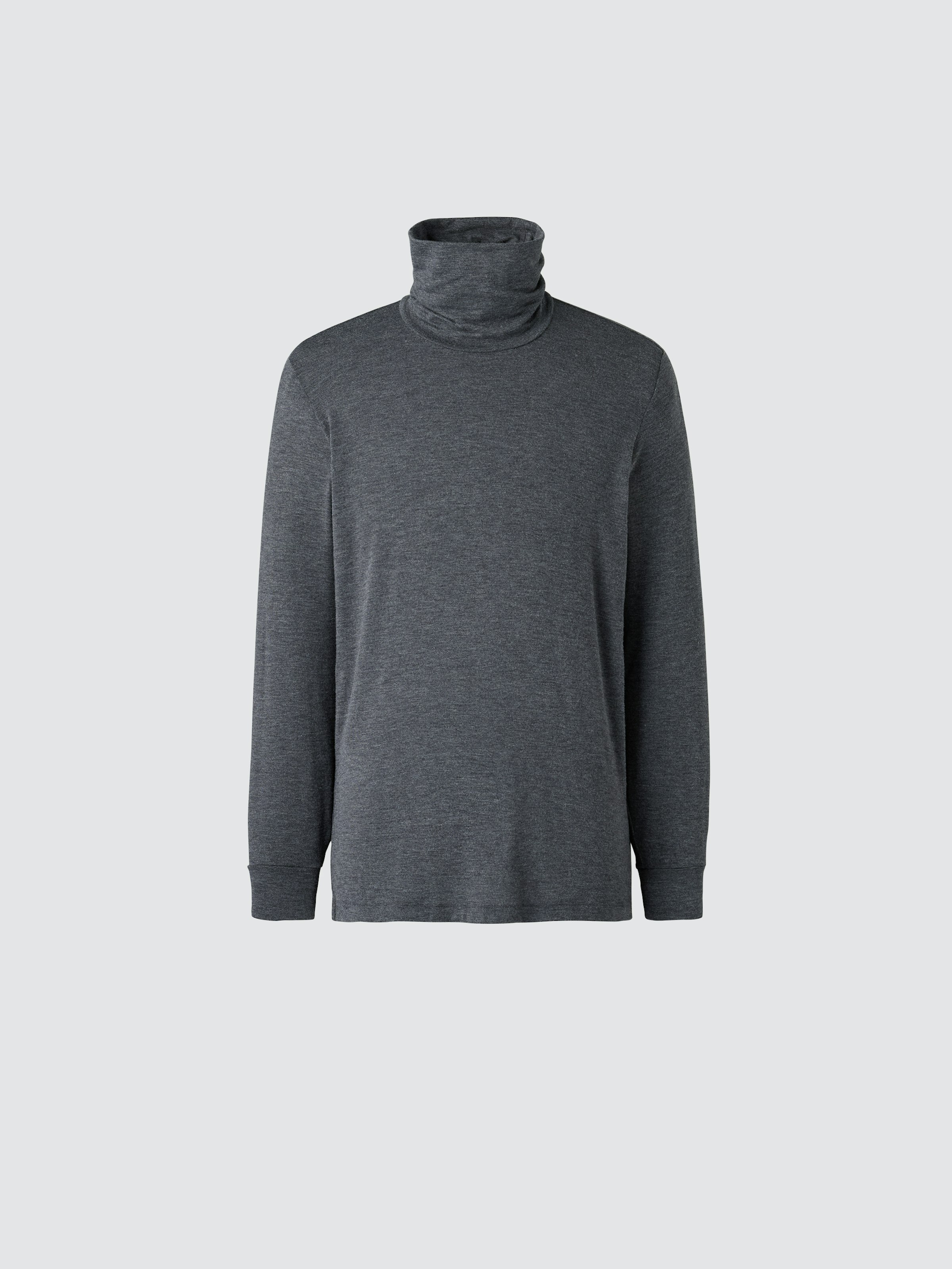 メンズ用の「極暖ヒートテックカシミヤブレンドタートルネックT/9分袖」2,290円（税込）