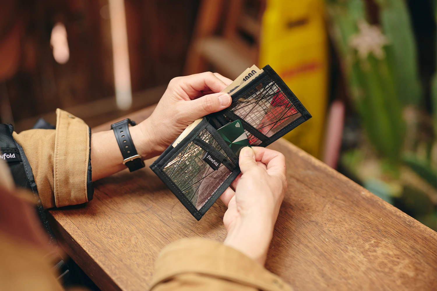 Vanguard – Bifold Wallet, 7,700 yen (tax included)