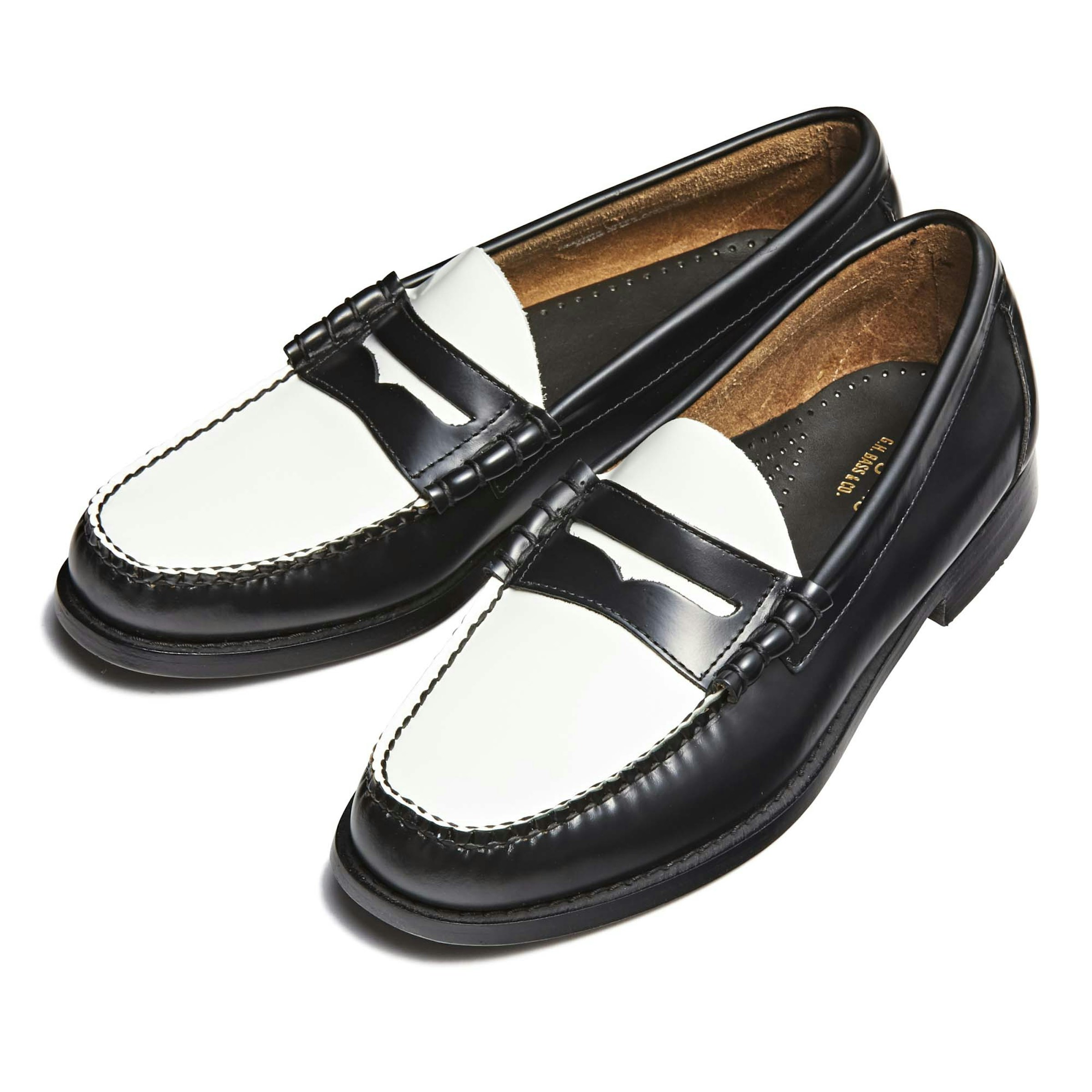 第3次ブームに火をつけた「ラーソン」の白×黒のツートンカラー。世界的な人気となっている。39,600円（税込）