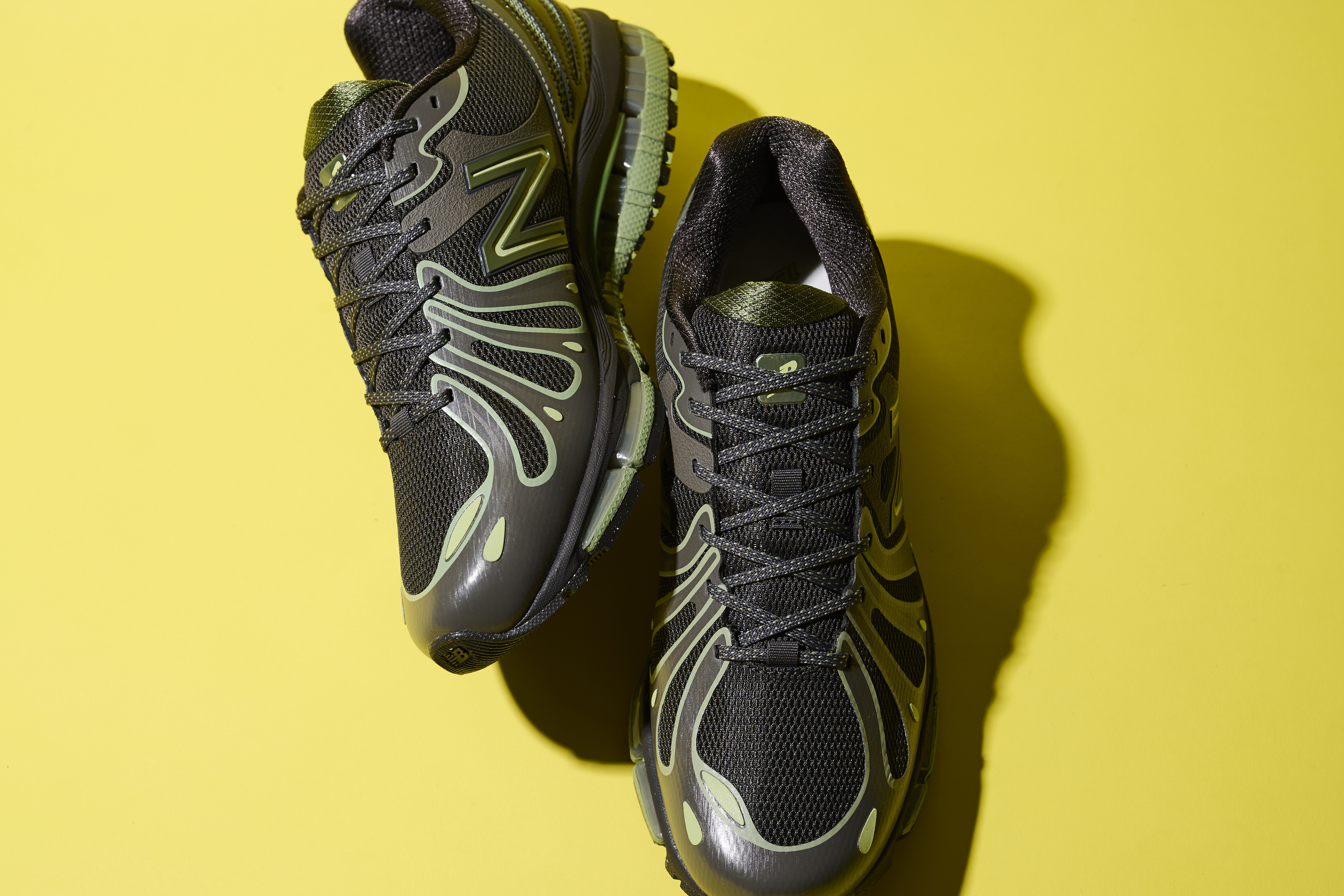 邦楽 newbalance シャープさと洗練さが際立つ新シルエット 「New Balance