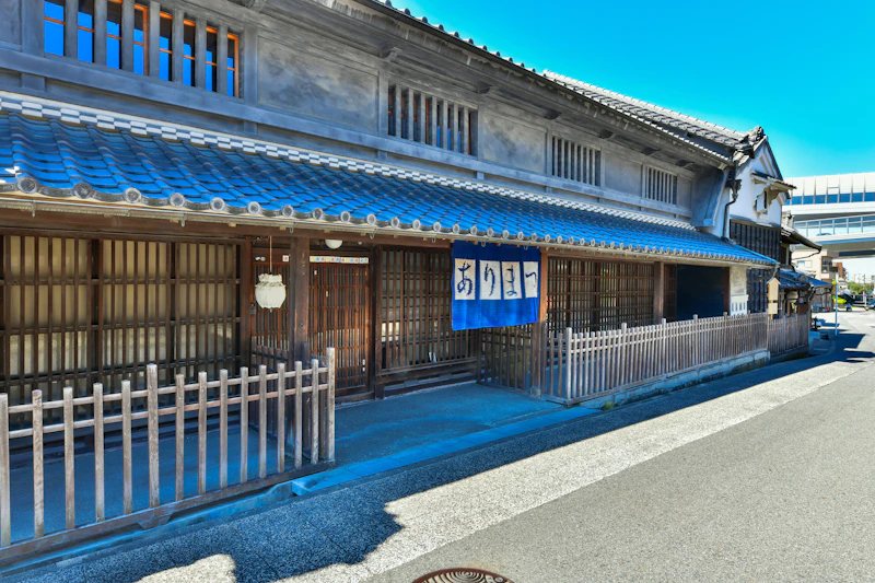 有松絞りの模様と色彩。布に宿る祈りと、「ゆらぎ」という日本の美意識