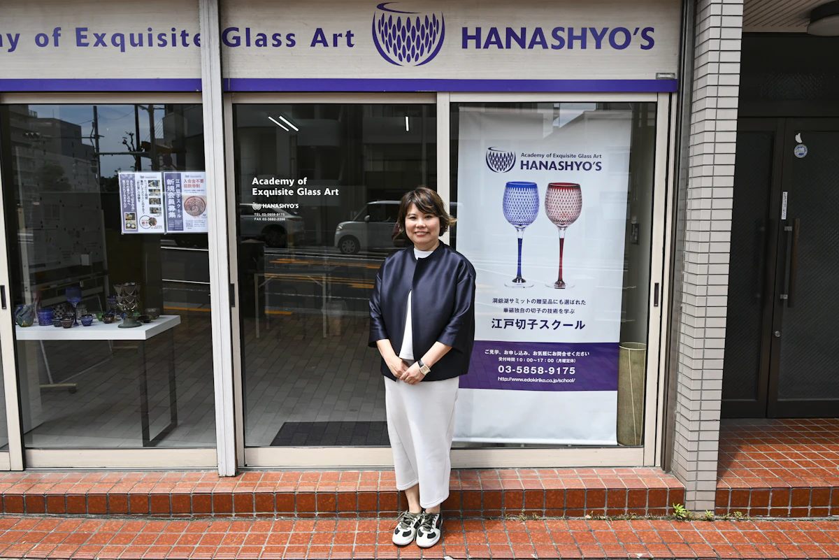 技術は門外不出の工房も多いなか、お客様の声に応えて14年前よりスクール事業も展開している。現在生徒は100人ほど。スクール出身の職人も多く、若き職人志望者との出会いの場にもなっている。
