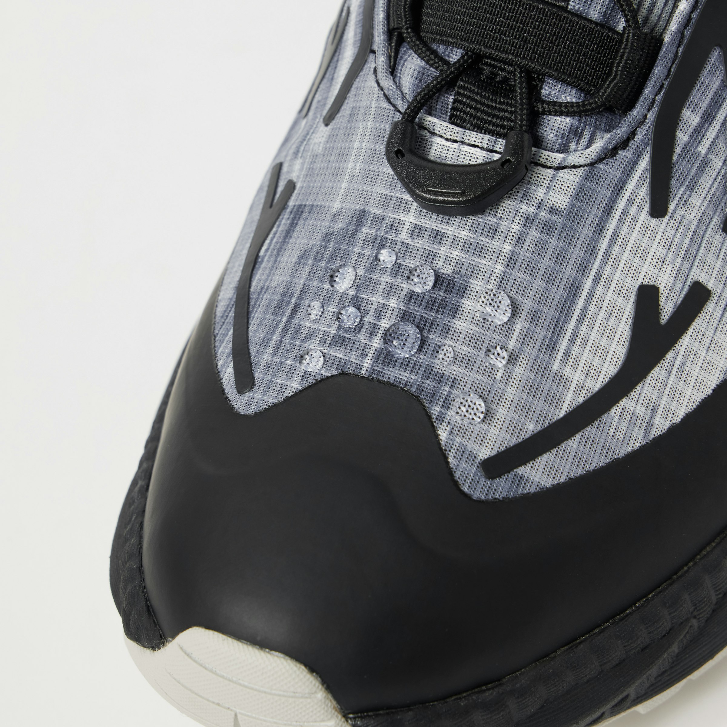 透湿防水機能を備えたアッパー