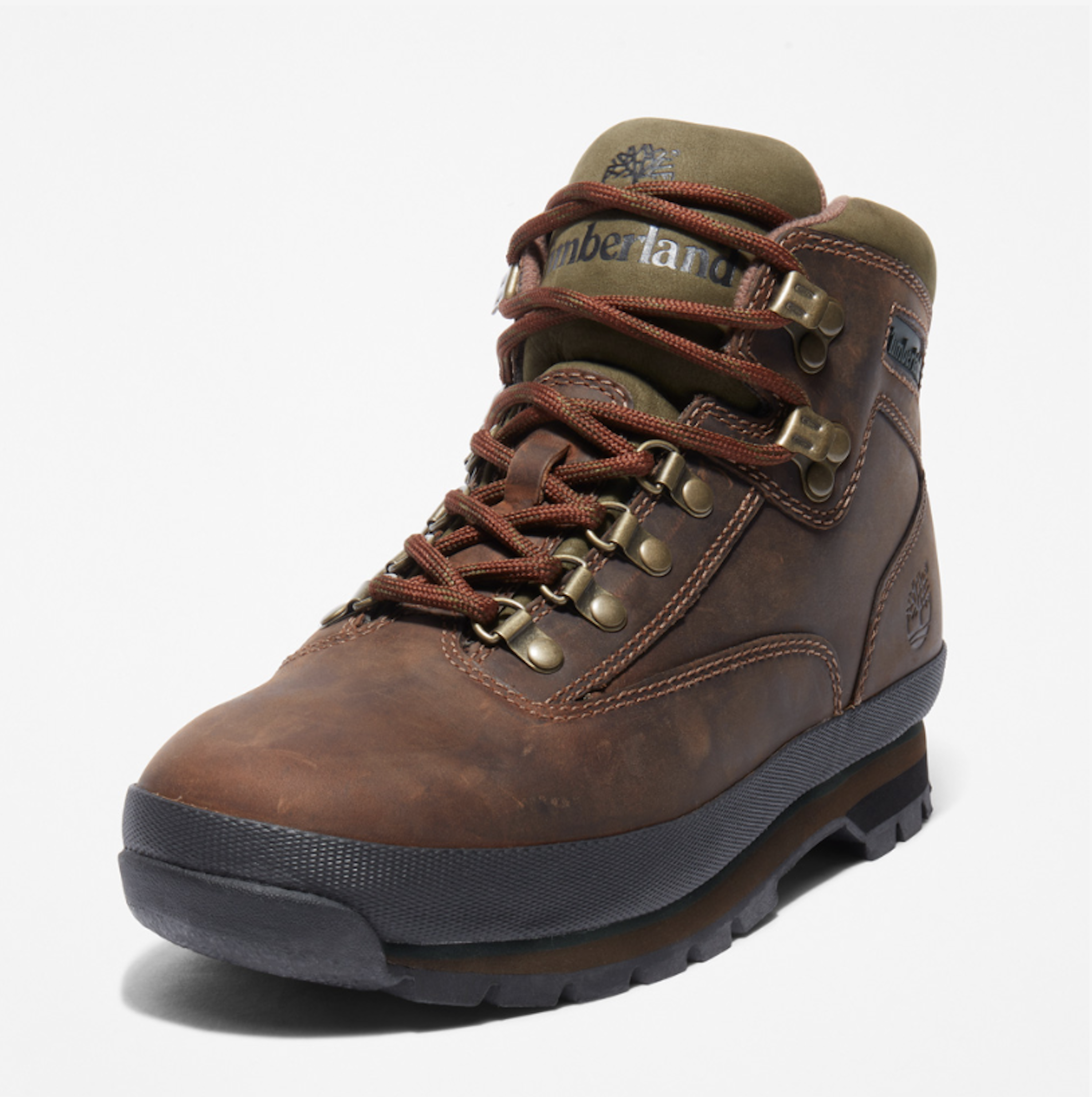 ワイドラスト設計のため、サイズ選びはスニーカーよりハーフからワンサイズ小さめがおすすめ