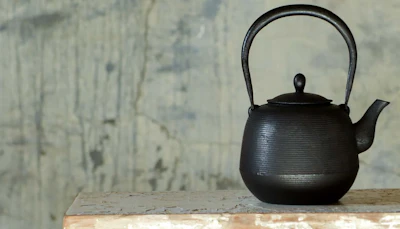 南部鉄器はなぜ美しい？ その文様と色彩に隠された機能とストーリー