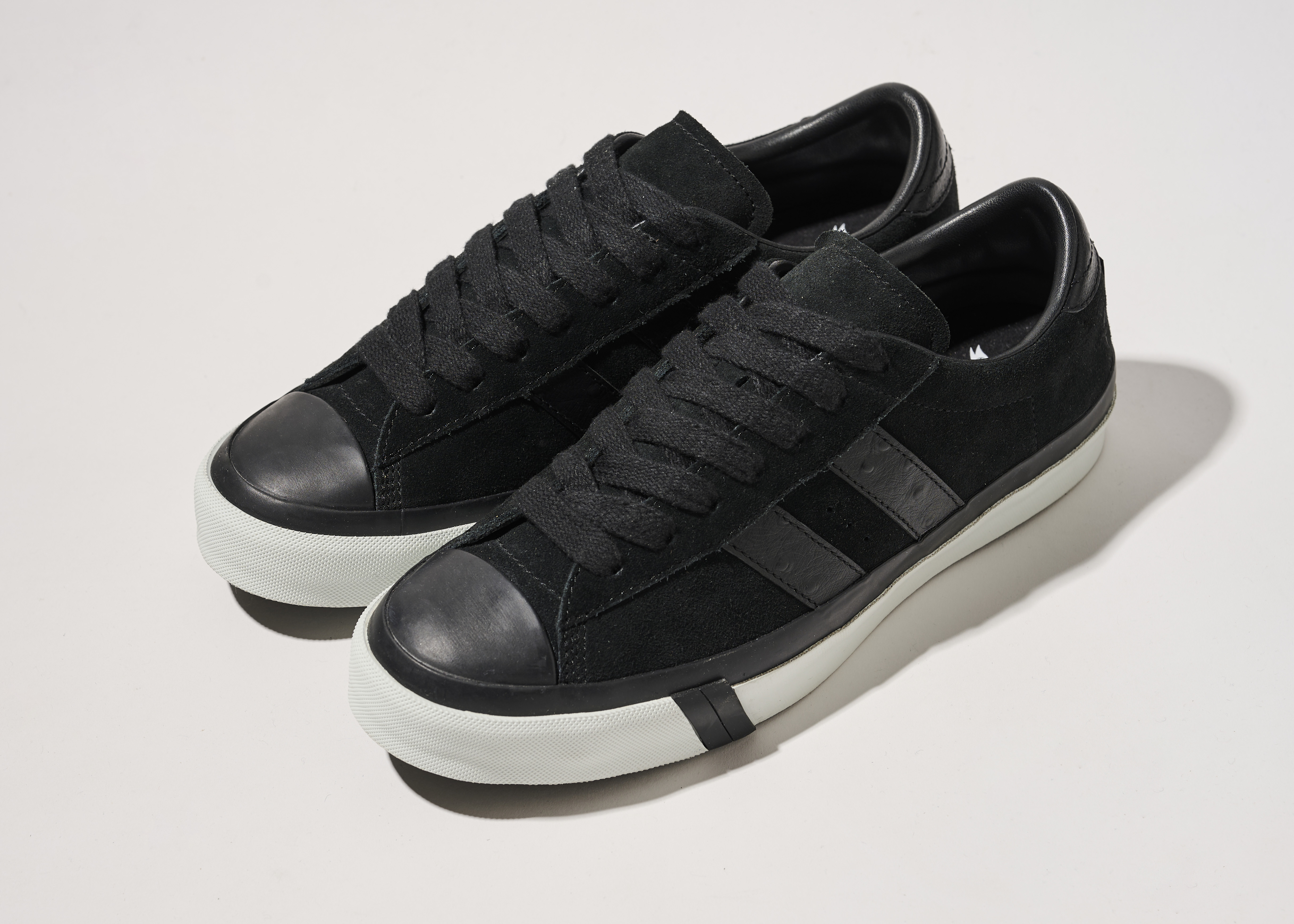 陰影を極めたトリプルコラボ 「PRO-Keds」の 「ROYAL PLUS SUEDE LO