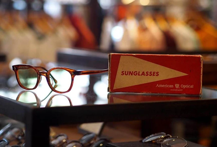 今のメガネの原型を作った、現存するアメリカ最古のアイウエアブランド「American Optical」とは