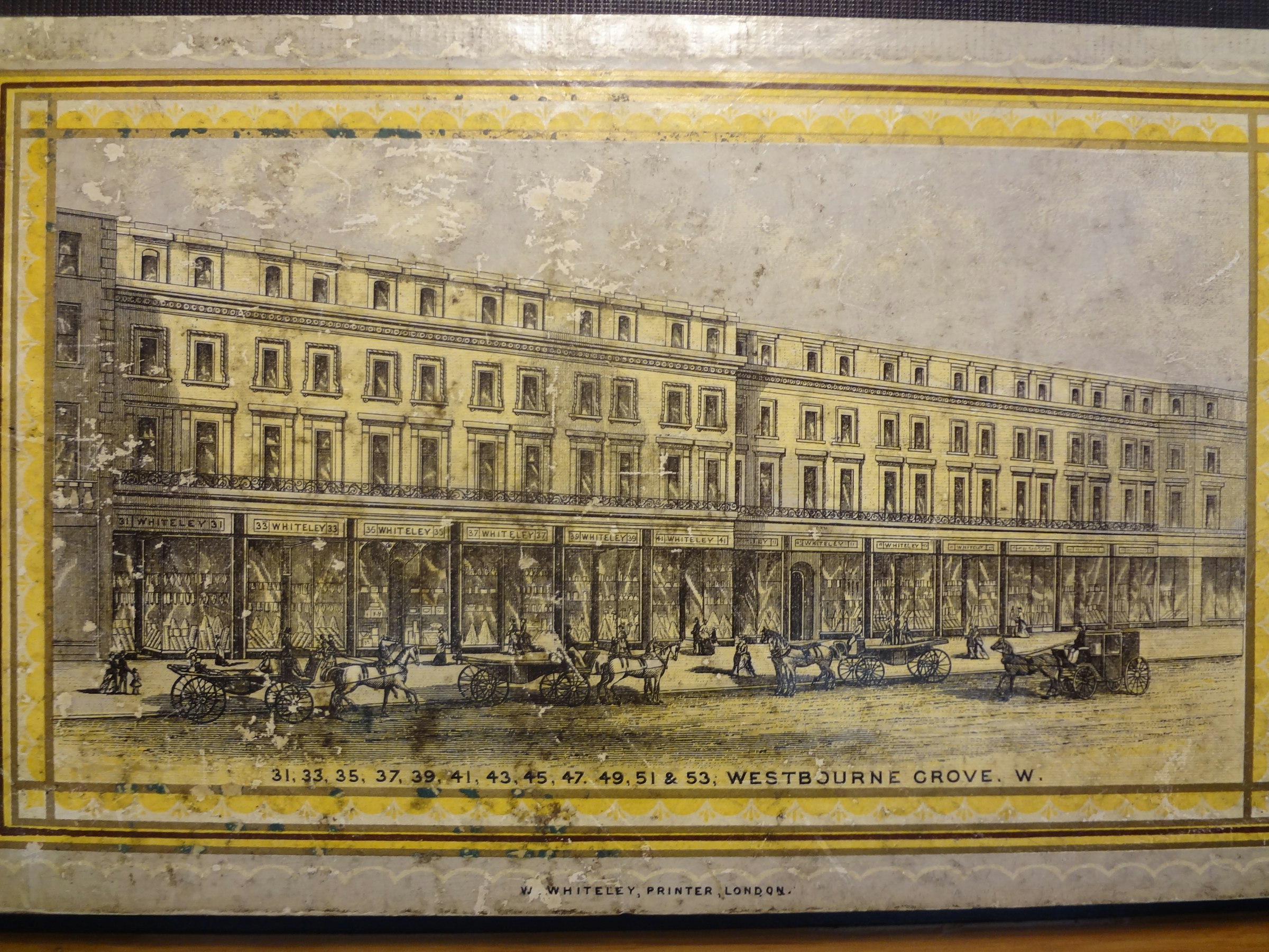 画像: 1877年頃のデパートの外観
