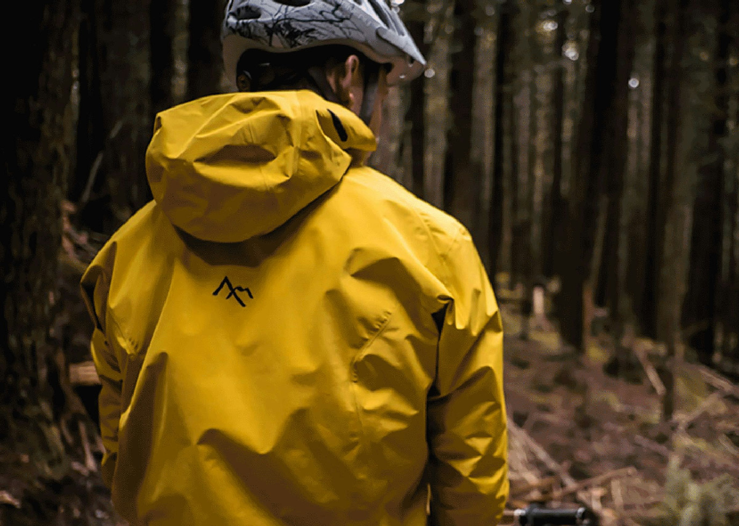 Revelation Jacketの着用シーン