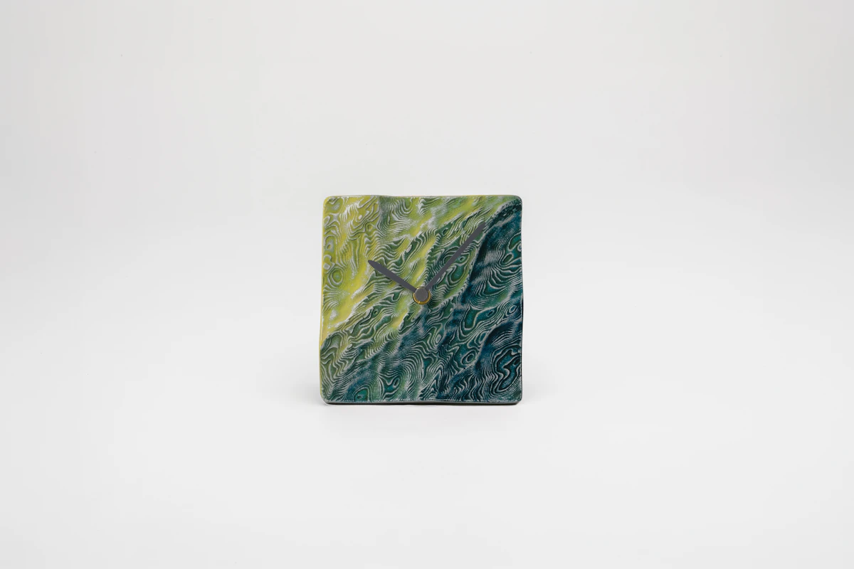 hitotose Table clock aluminum