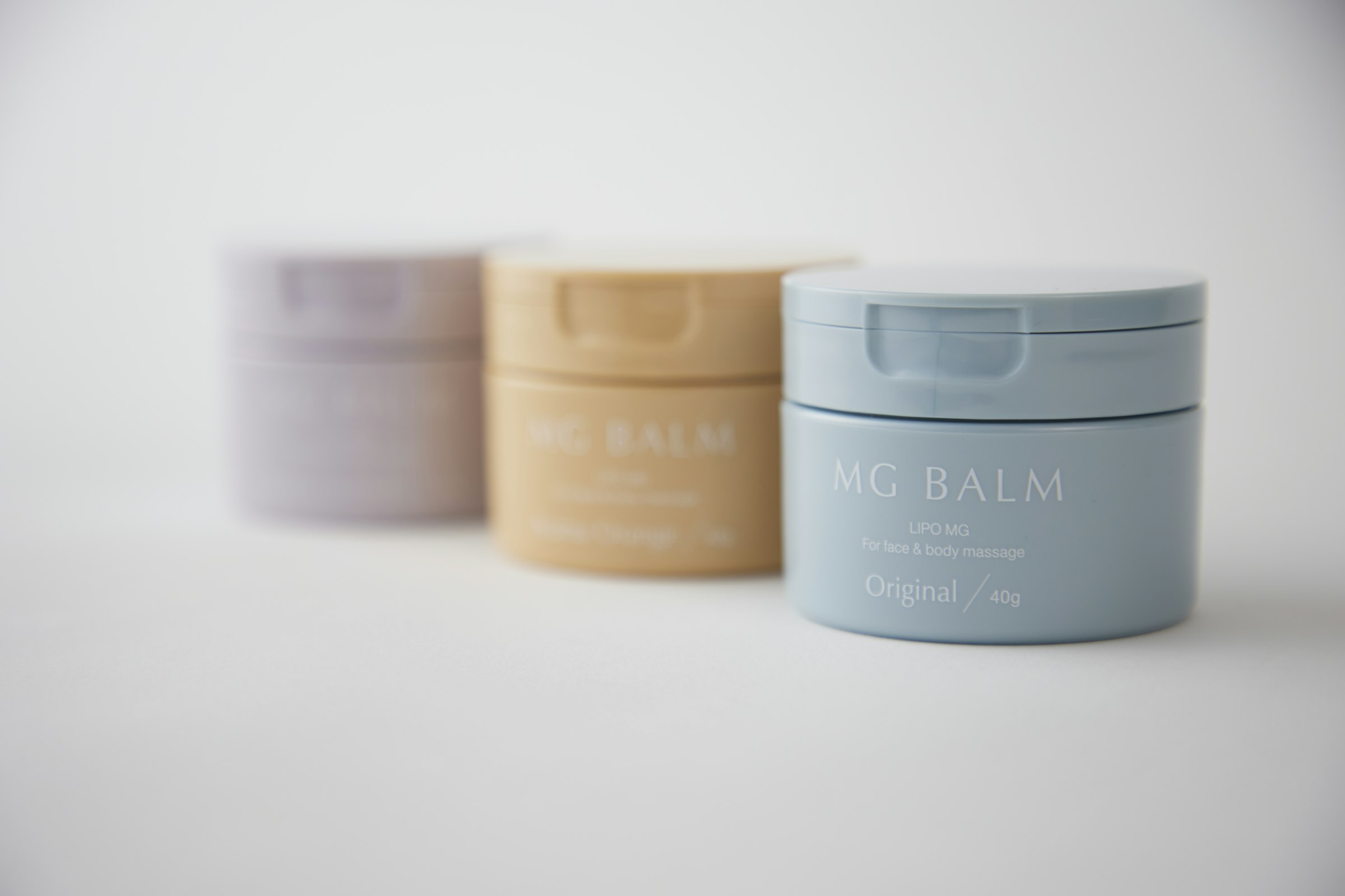 左から、マグバーム「アロマラベンダー」「アロマオレンジ」「オリジナル（無香料）」各4,800円（税込）