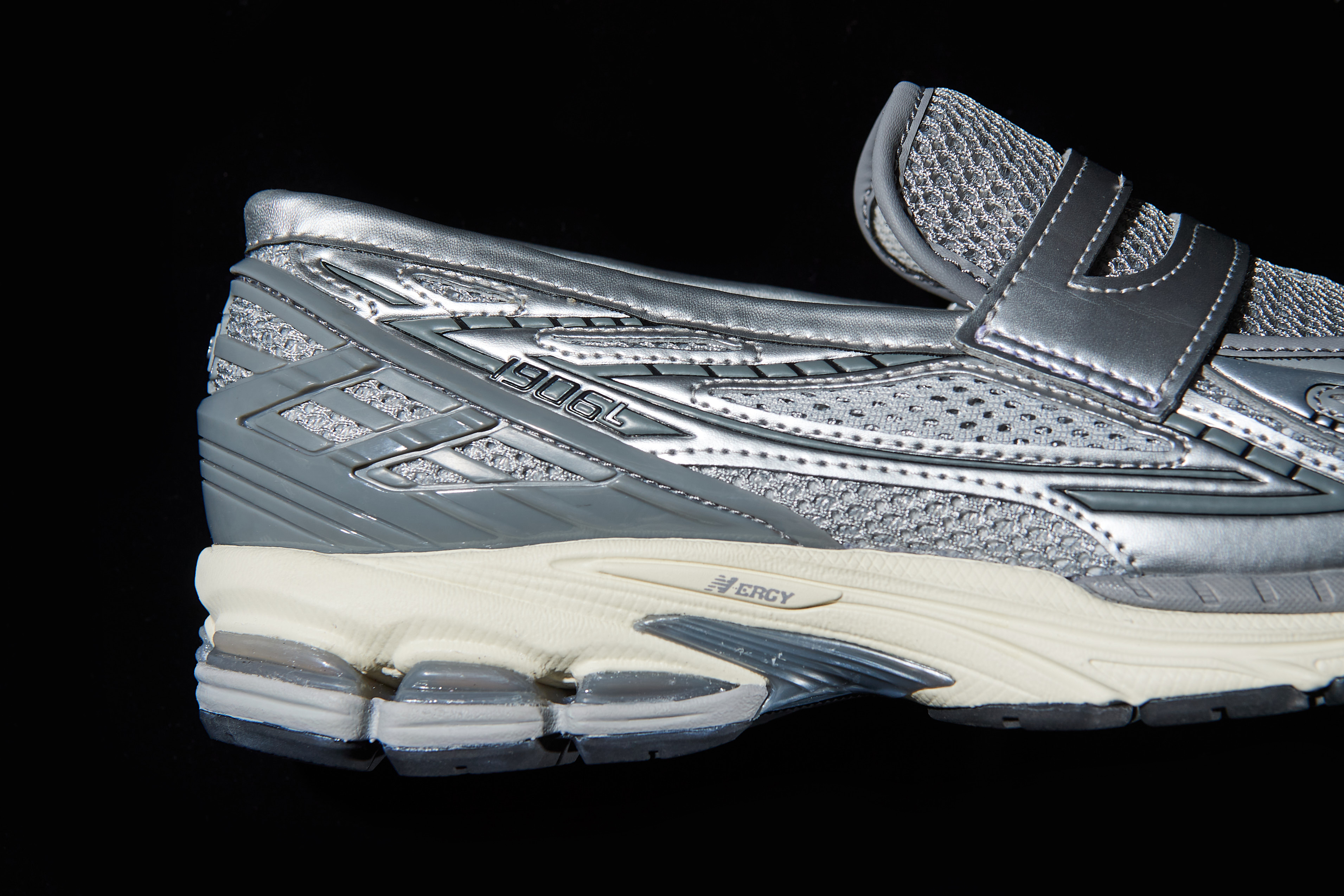 ニューバランス 1906 ローファー 2002r ショックス NewBalance(ニューバランス)「1906」から 話題沸騰の