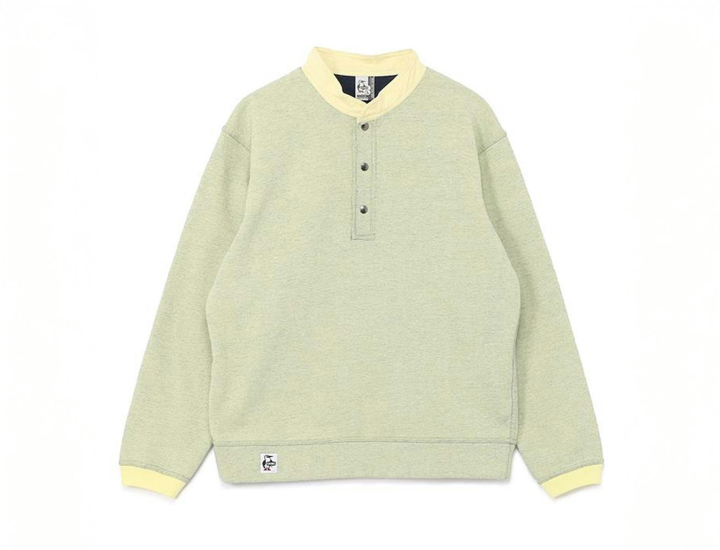 定番色とシーズナルカラーがそれぞれ4色ほどあり、8色前後の展開で毎シーズンリリースされる。写真は表と裏で色が違うButter/Navyというシーズナルカラー