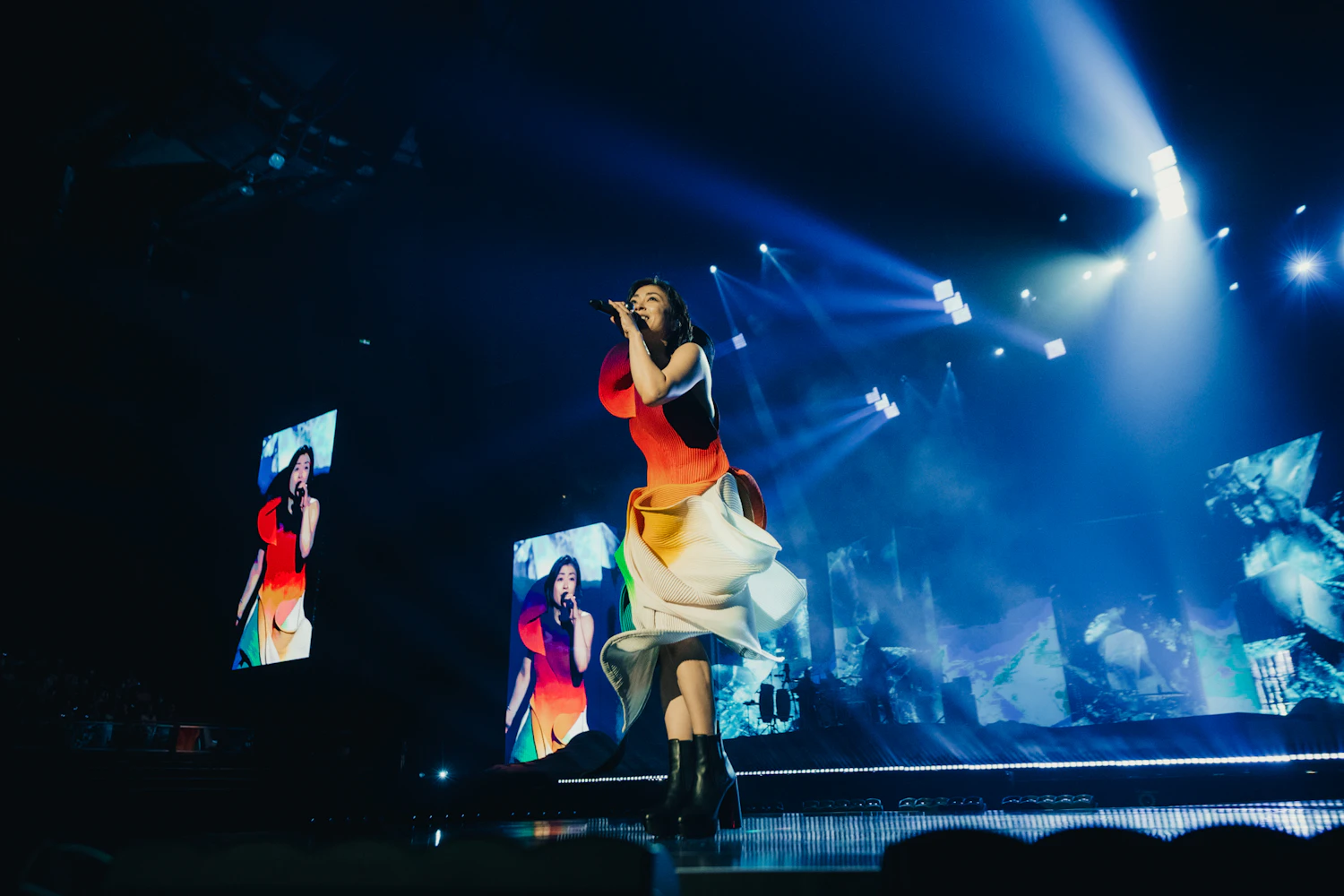 Stage performance during the Taiwan show (photo: cherry chill will.) Hikaru Utada's comment: From the MC during the Tokyo performance on August 4th: "Isn’t it amazing? I was able to wear such a wonderful outfit. It’s a new material. It's light and good for the environment. I think it was Brewed Protein™. It was created by a company called Spiber."