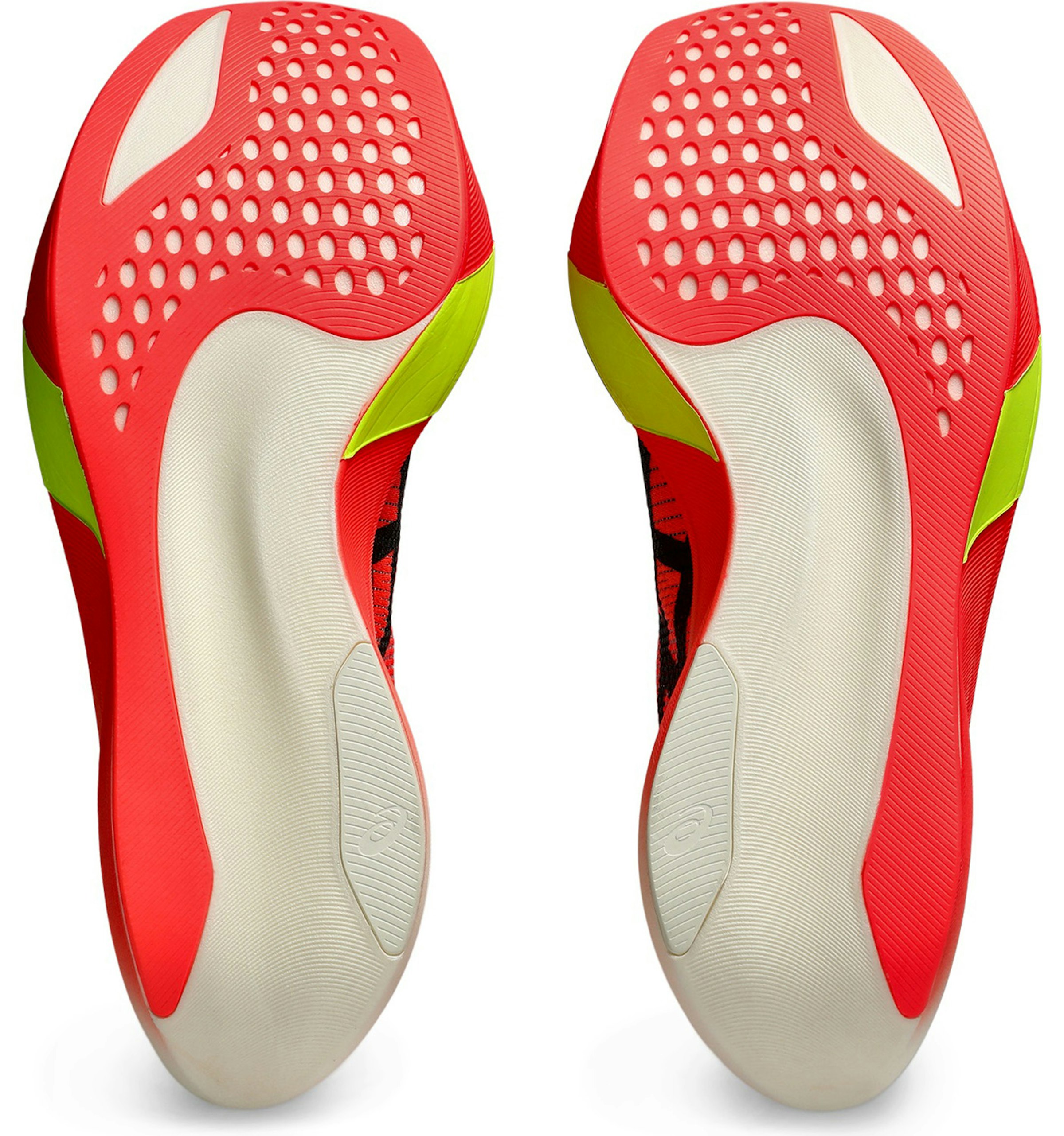 The outsole of the 'SKY PARIS'. The outside of the forefoot is hollowed out