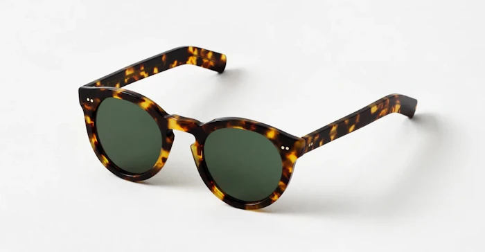 フランス発「AUDE HEROUARD（オード・エルアール）」とは？ ノルマンディーの光を纏う、熟練職人のアイウェア