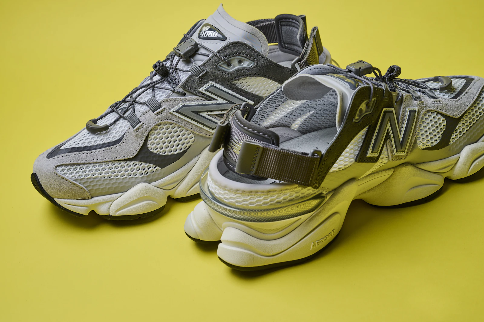 スニーカーの安定性とサンダルの軽快さを融合 「New Balance 