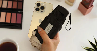 スマホサイズで携帯できる完全遮光日傘「ナノブレラ」、シリーズ最軽量170gで高機能とデザイン性を両立
