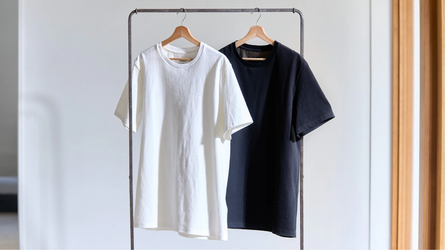 「ウルトラフリーザーTシャツ」　各11,000円（税込）