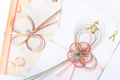 水引の奥義：一本の紐から多様な造形を生む、職人の思考と技術