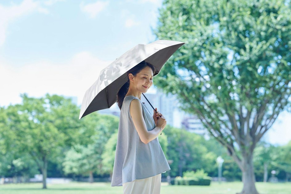 魔法びんの発想を日傘へ サーモス「＆ONDO」高遮熱モデルの開発秘話