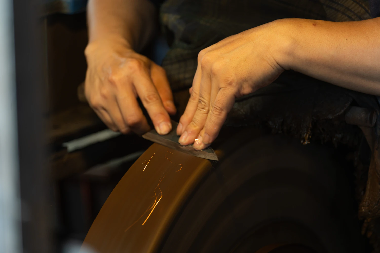 その研ぎ方、間違っているかも？ 土佐の職人が明かす「自由鍛造」と切れ味の本質