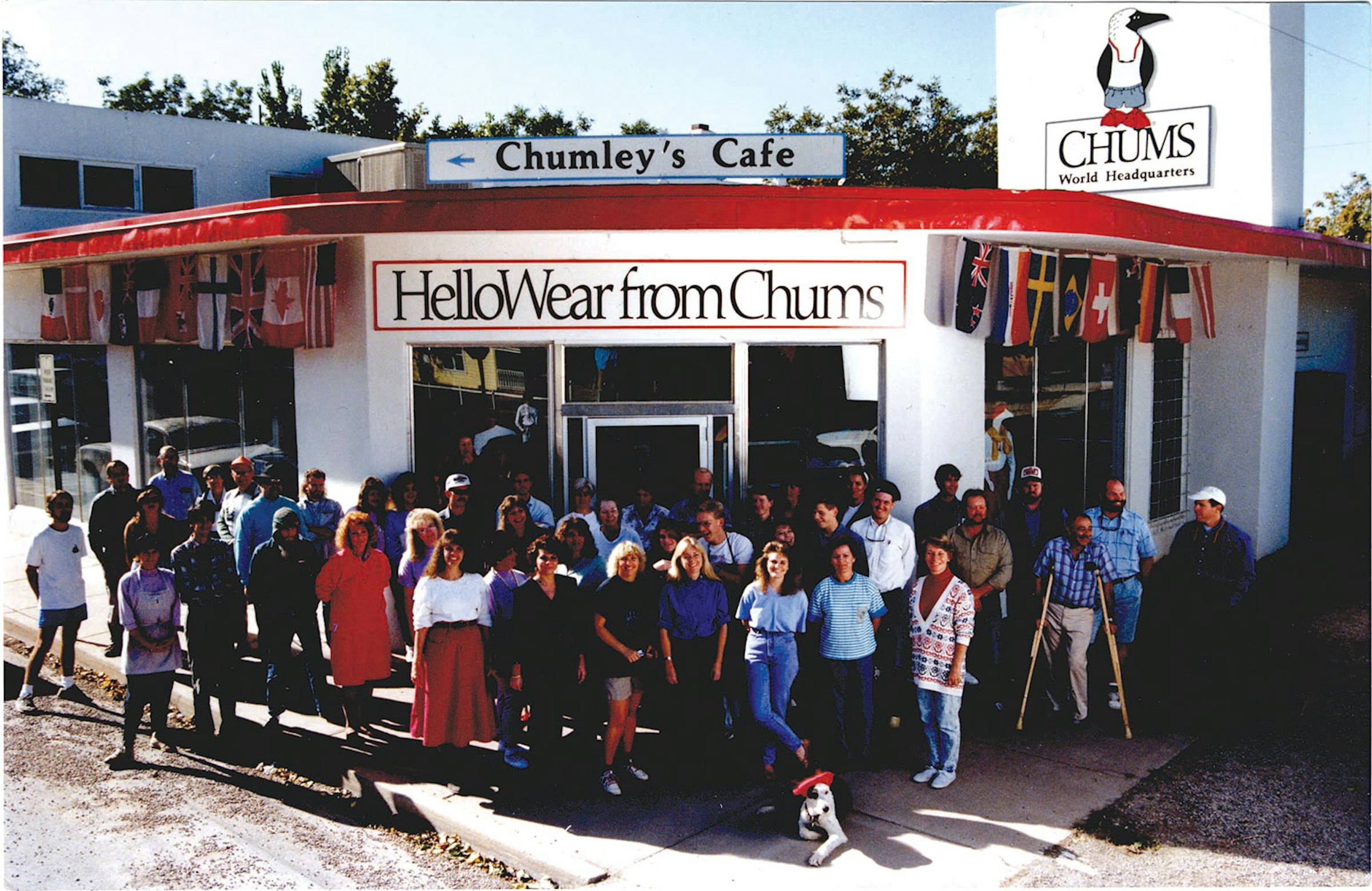 1980年代のCHUMSの社屋。カフェや店舗も併設していた