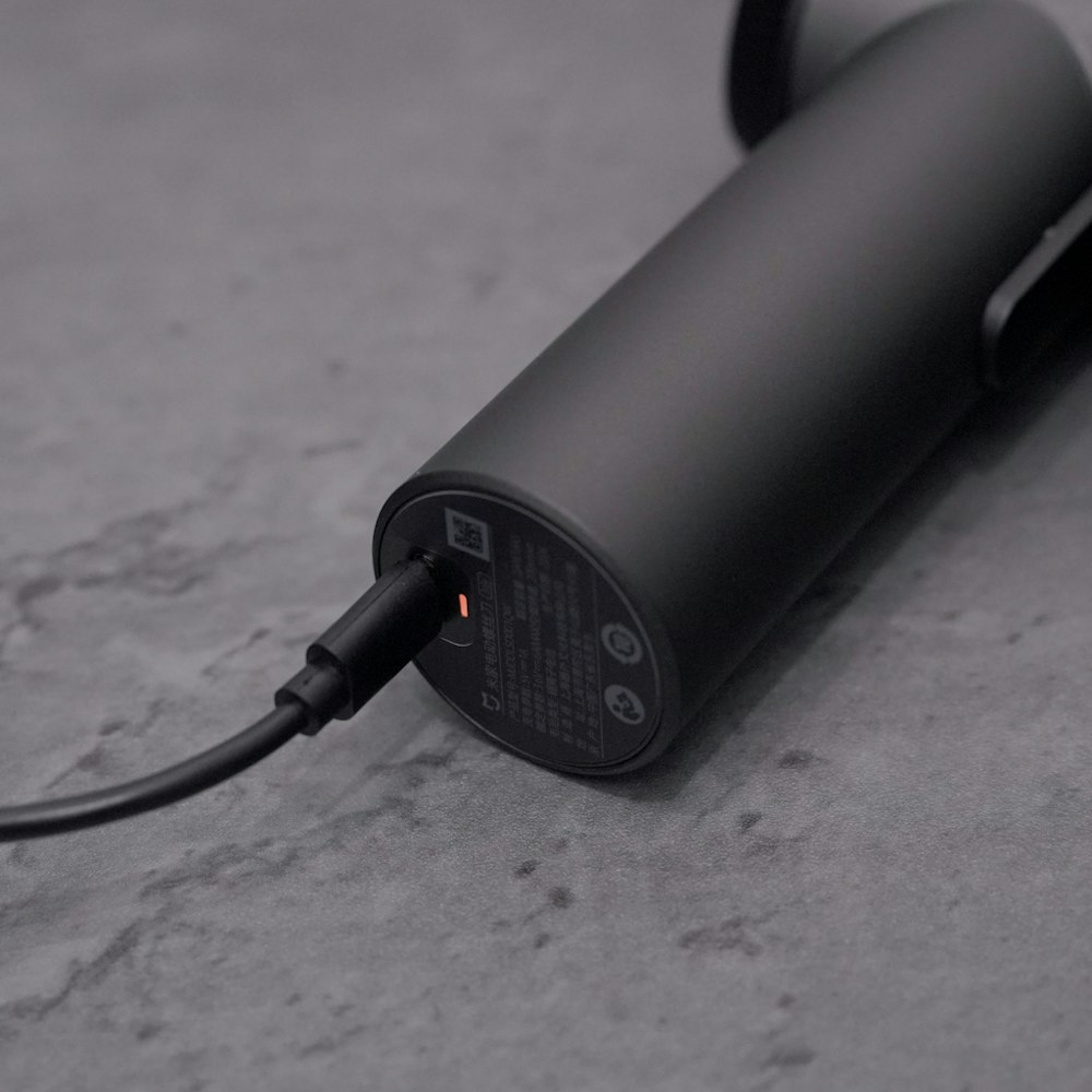 <p>汎用性の高いUSB Type-C充電に対応。スマホの充電器やモバイルバッテリーでもOK。</p>