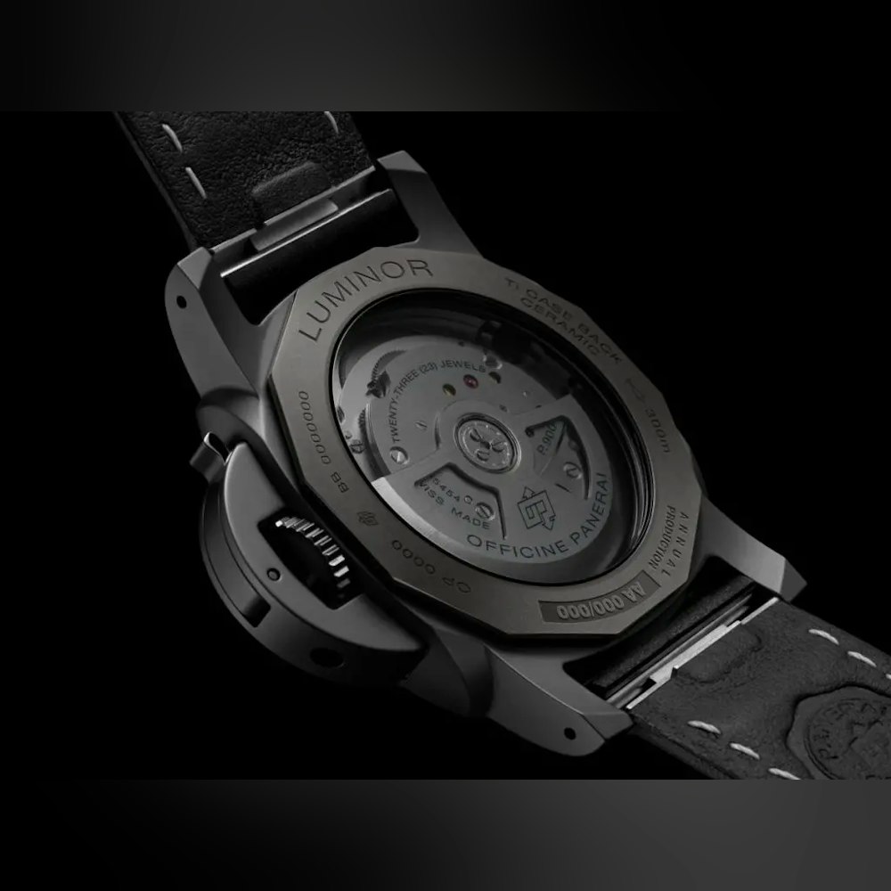 <p>3日間のパワーリザーブを備え、頻繁な巻き上げの手間を軽減。週末を挟んでも正確な時刻を維持。300メートルの防水性能により、水泳やシュノーケリングなどのウォータースポーツにも対応。</p>