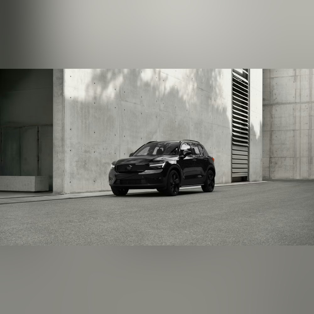 <p>コンパクトSUVのサイズ感により、都市部での駐車や狭い道での取り回しがしやすい構成。日常の移動手段として使いやすく、街乗りからアウトドアまで幅広く対応可能。</p>