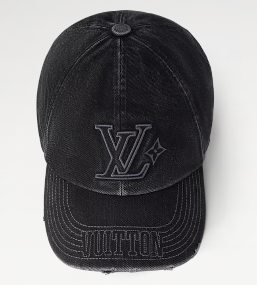 <p>素材は100%コットン、イタリア製。ウォッシュ仕上げにより柔らかさとデニムらしい質感を両立。</p>