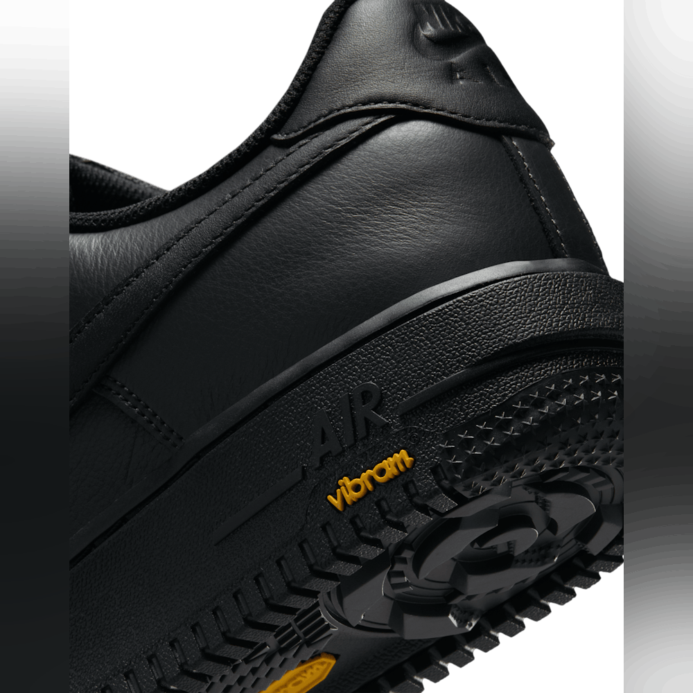 <p>Vibramソールが濡れた路面でも優れたグリップ力を提供し、滑りやすい冬の道でも安心して歩行可能。</p>