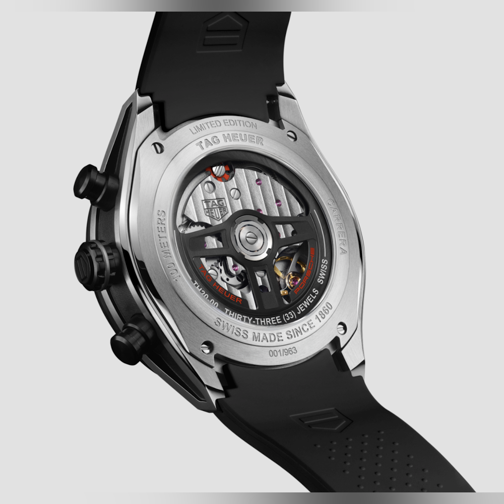 <p>ムーブメントは自社製 TH20-00。自動巻き(Automatic)、パワーリザーブ最大 80 時間。振動数 28,800 振動/時。クロノグラフ機能(1/4 秒計測、30 分/12 時間 累積計)。耐水 100m。</p>