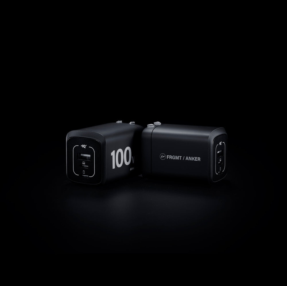 <p>最大100W出力の3ポートUSB急速充電器で、ノートPCやスマートフォンを同時に急速充電可能。外出先での作業効率を向上させます。</p>