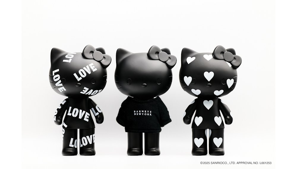 <p>オールブラック本体に“HEART”または“LOVE”のモチーフがあしらわれた2種と、ロゴ入りウェアを着用したバーニーズ ニューヨーク限定バージョンの計3種を用意。</p>