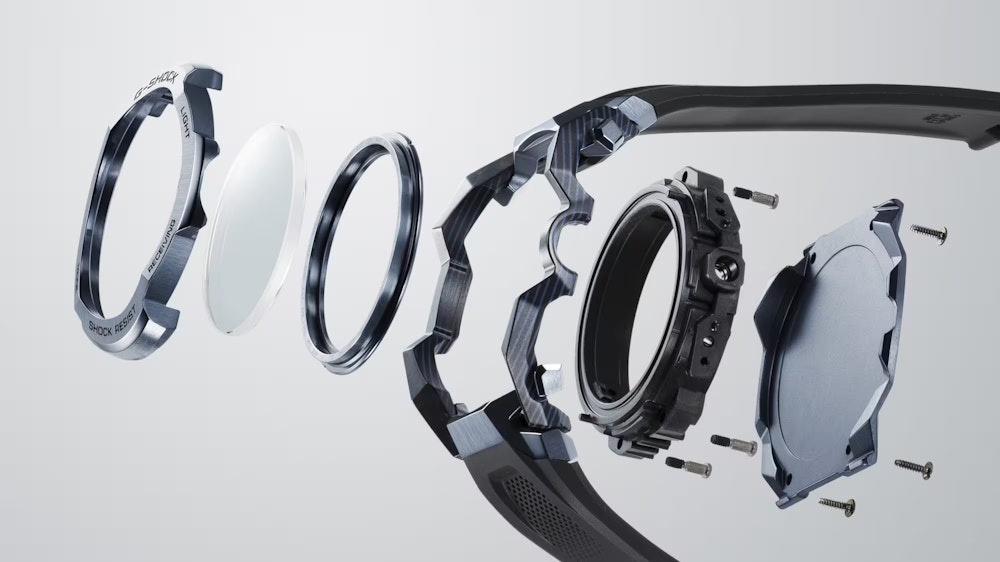 <p>未来感と高級感を両立した人×AIが生み出したカーボン×メタルの多層フレーム。</p>