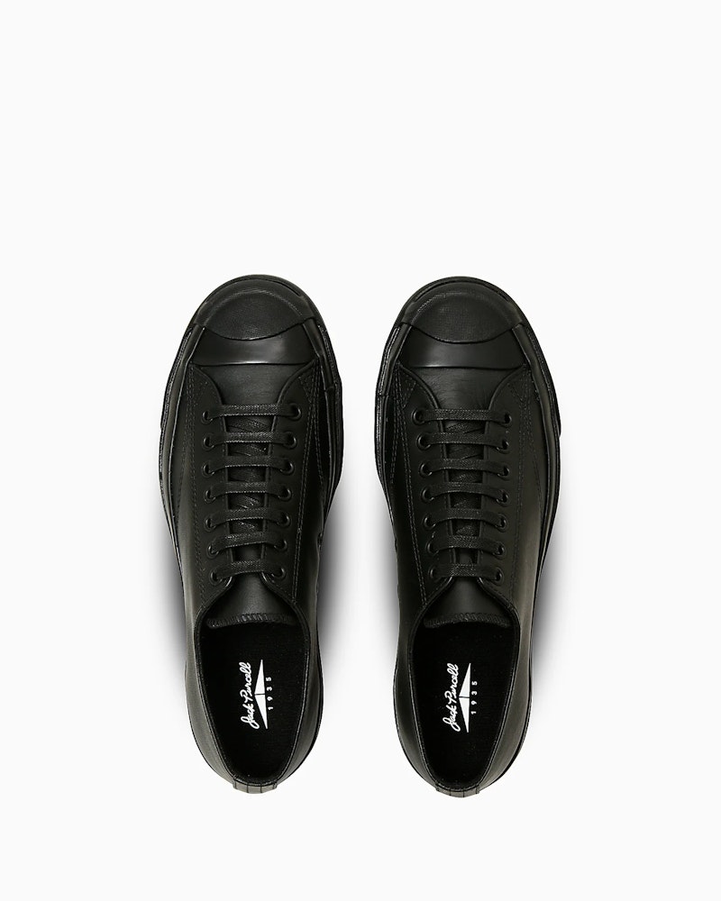 <p>アッパーは上質レザー、裏地はレザーライニング。踵には13mmのPUウェッジヒール付きで、歩行時の衝撃を軽減。Ortholite®インソール＆ファイバーシャンクで長時間の使用でも疲れにくい構造。</p>