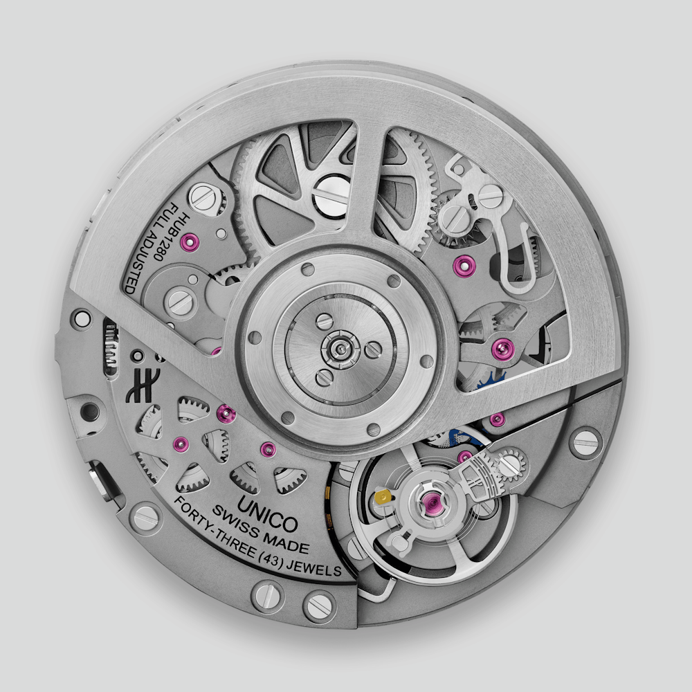 <p>自社製HUB1280 UNICOフライバッククロノグラフムーブメントを搭載。72時間のパワーリザーブと100m防水機能を備える仕様。</p>