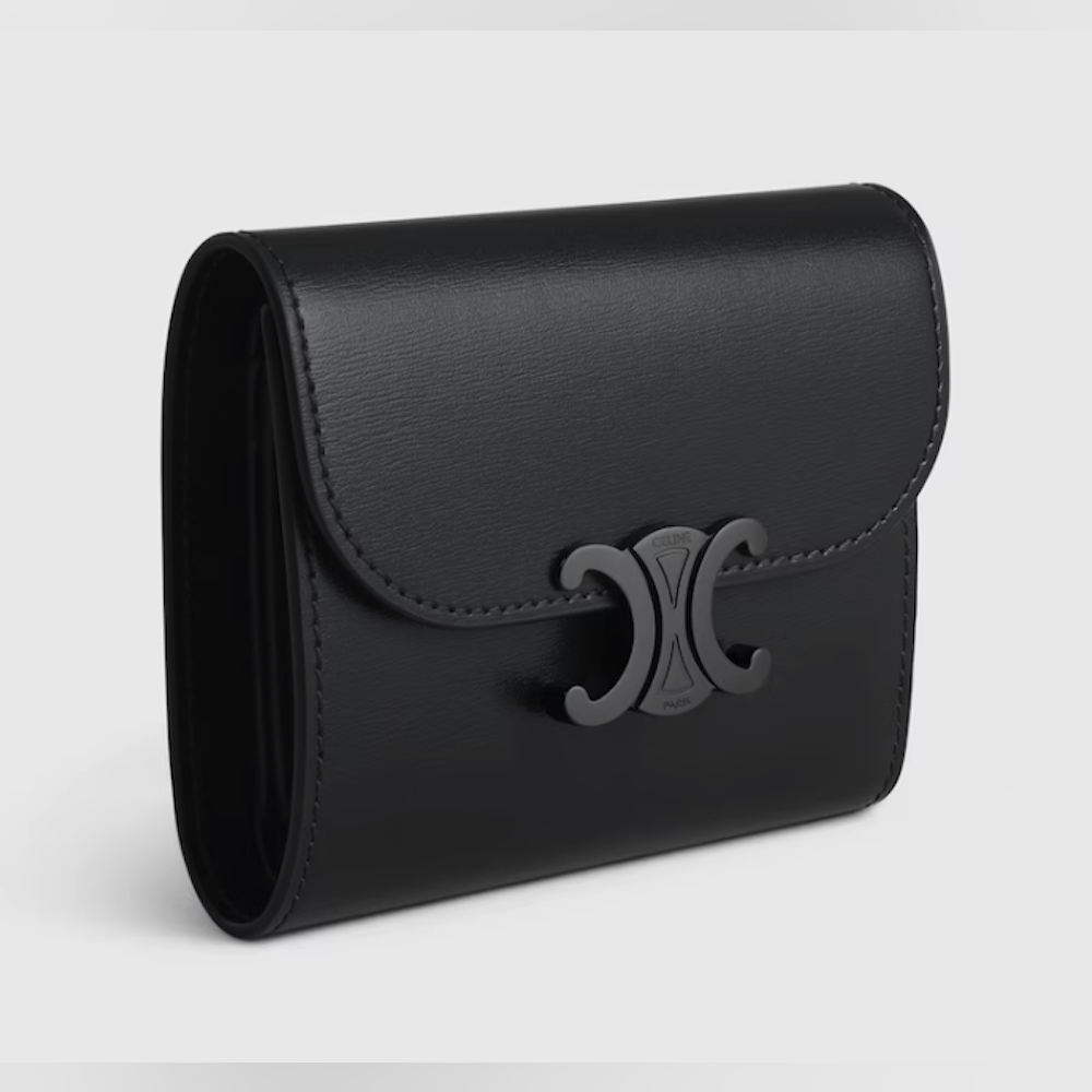 <p>10.5×8.5×4cmのサイズで、小さなバッグでも収納しやすい設計。ブラックを含む複数展開で好みに合わせて選択可能。</p>