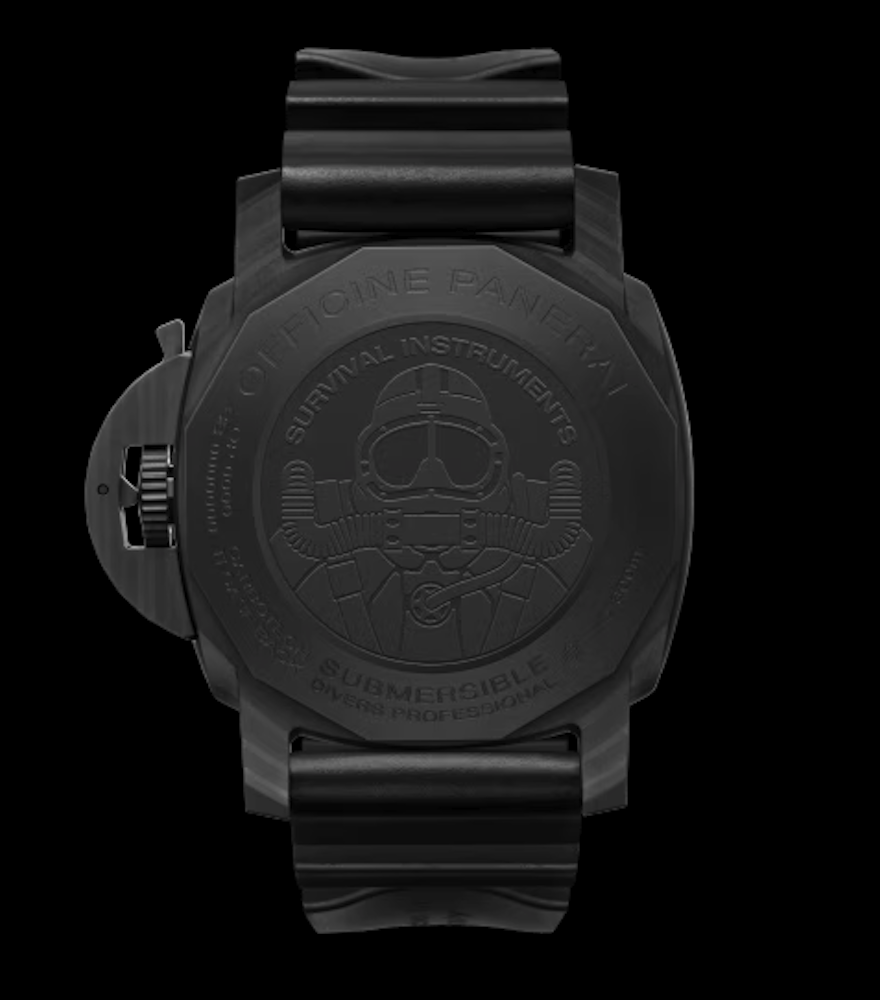 <p>47 mm径のCarbotech™（炭素複合素材）外装と反時計回り回転ベゼル。軽量かつ耐腐食・耐傷性が高い構造で、ダイビングやアウトドア使用に耐える設計。</p>