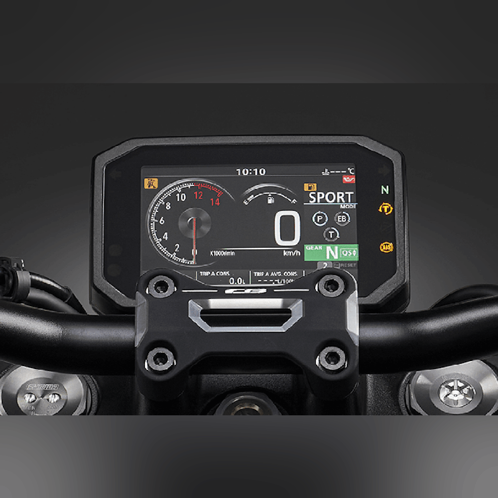 <p>Honda Smartphone Voice Control system(HSVCS)を搭載。Bluetooth接続によりスマートフォンの音楽再生や通話操作を音声またはハンドルスイッチで可能。ただしAndroid専用。</p>