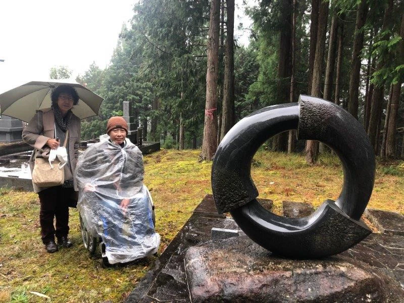 自分の彫刻作品を見に行きたい