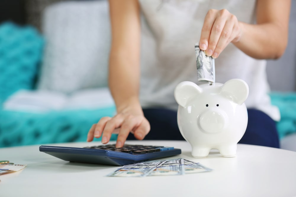 ファミリーと独身、みんなの貯金は平均いくら？どうやって貯めてるの？