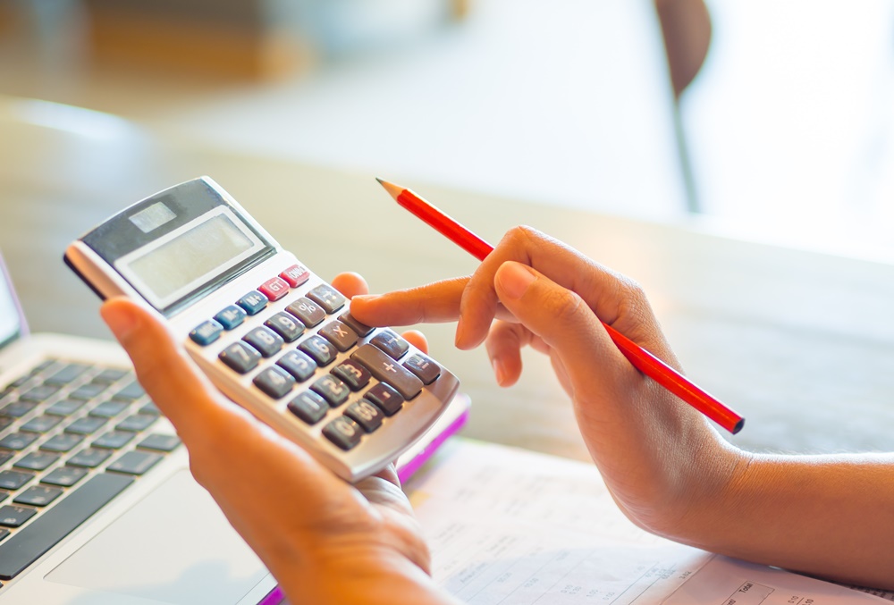 年金はいくらもらえる？受給額を計算して将来のために増やす方法