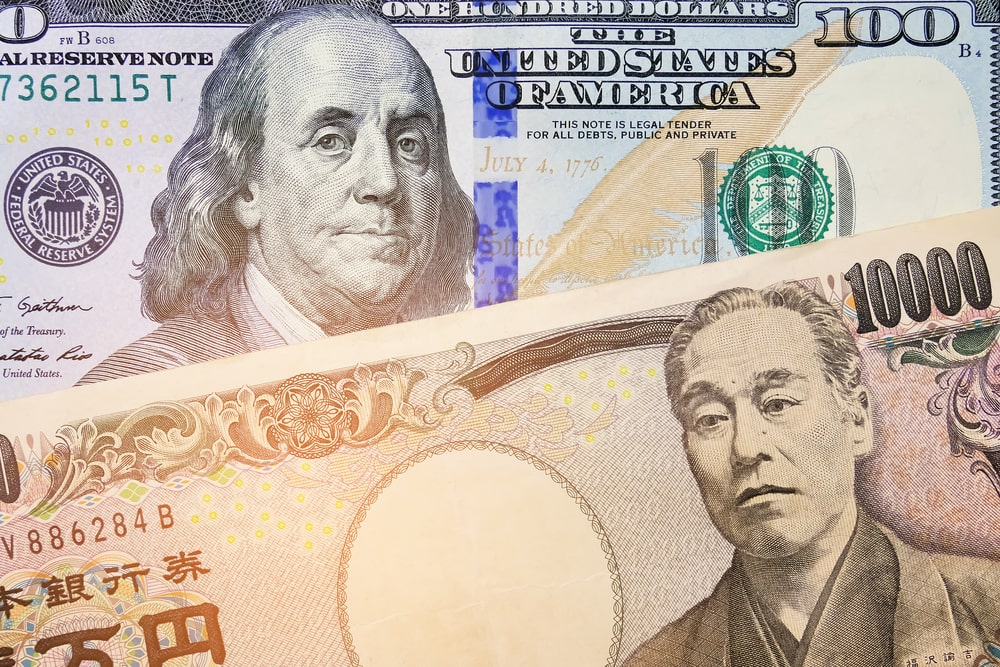 ドル建て保険とは？円建てとの違い、メリット・デメリットを解説