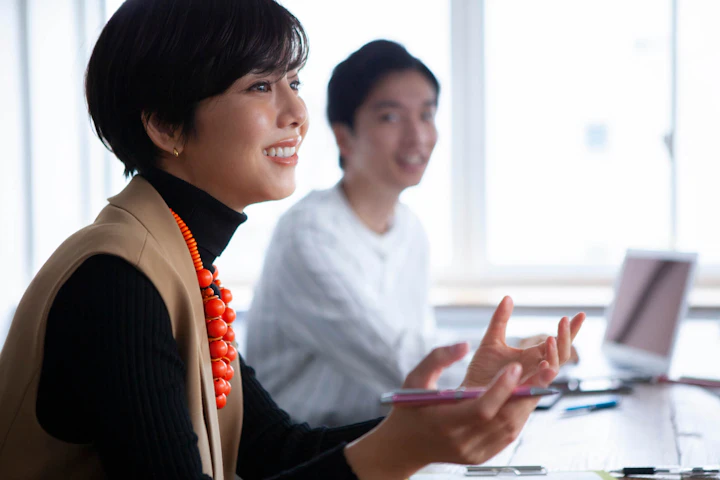 営業リーダーの「部下育成」の壁を突破する：プレイングマネジャーの「自分でやった方が早い」をやめる優先順位と行動変容