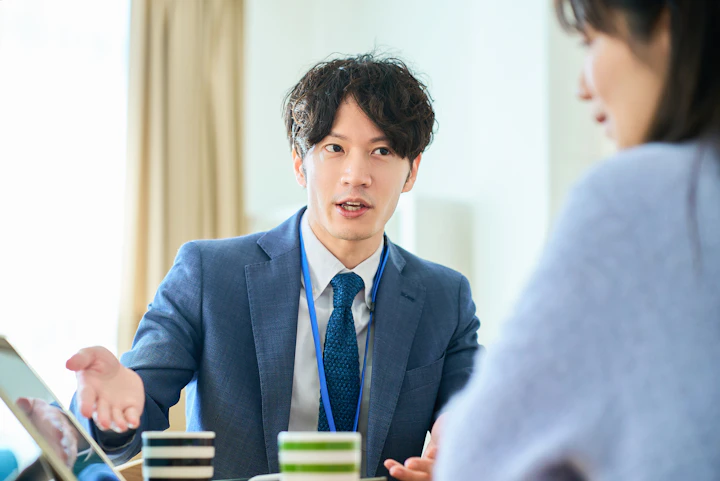 マネジメントを「情報」で終わらせない：ビジネス系YouTubeとグロービス学び放題、実務再現性の決定的な差