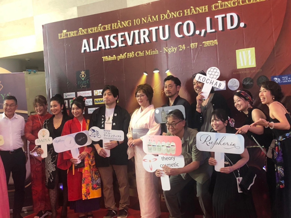 [Photo: ALAISEVIRTU 10th anniversary party and business meeting]